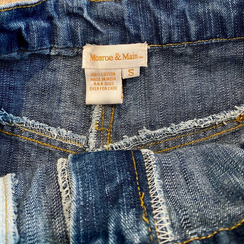 MONROE & MAIN Embellised Denim Pencil Skirt - Picture 9 of 13